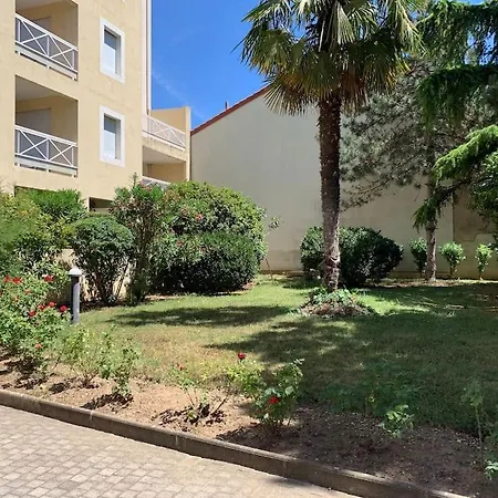 Daire Super Arbore Avec Barbecue Et Parking Valence (Drome)